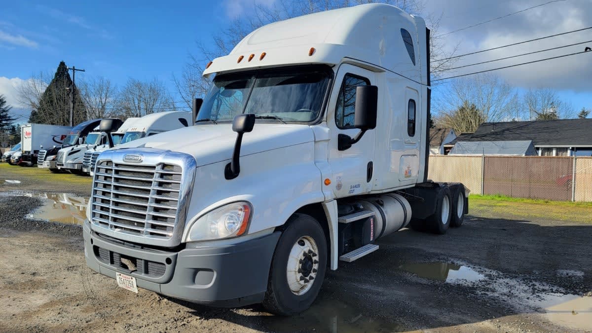 2017 Freightliner - image 3