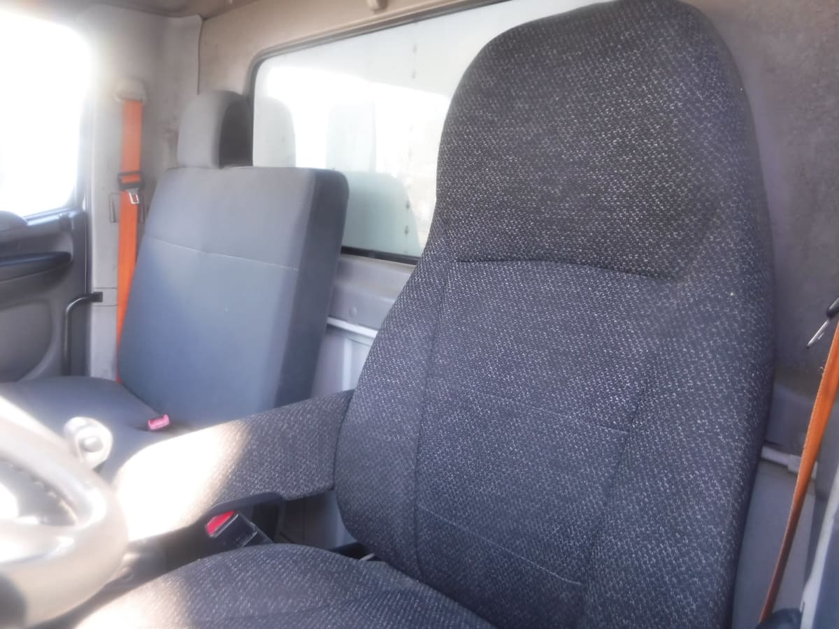 2017 Hino HINO 268 665369