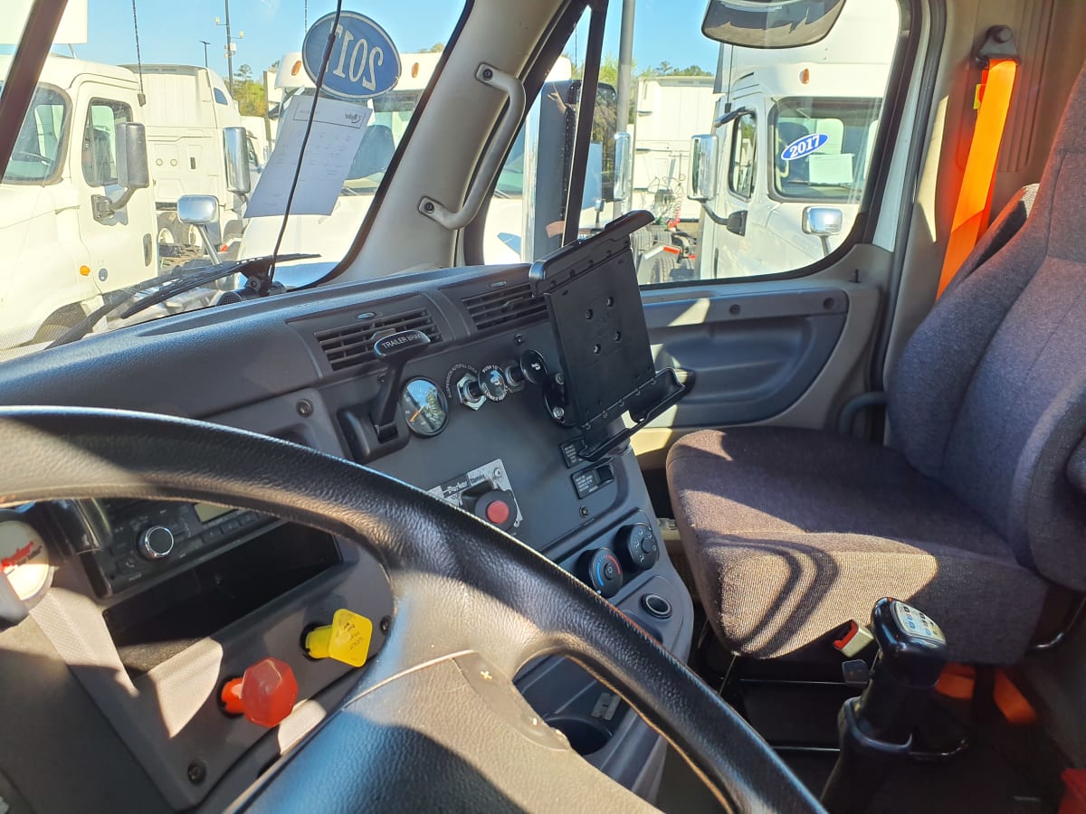 2017 Freightliner/Mercedes CASCADIA 125 665396