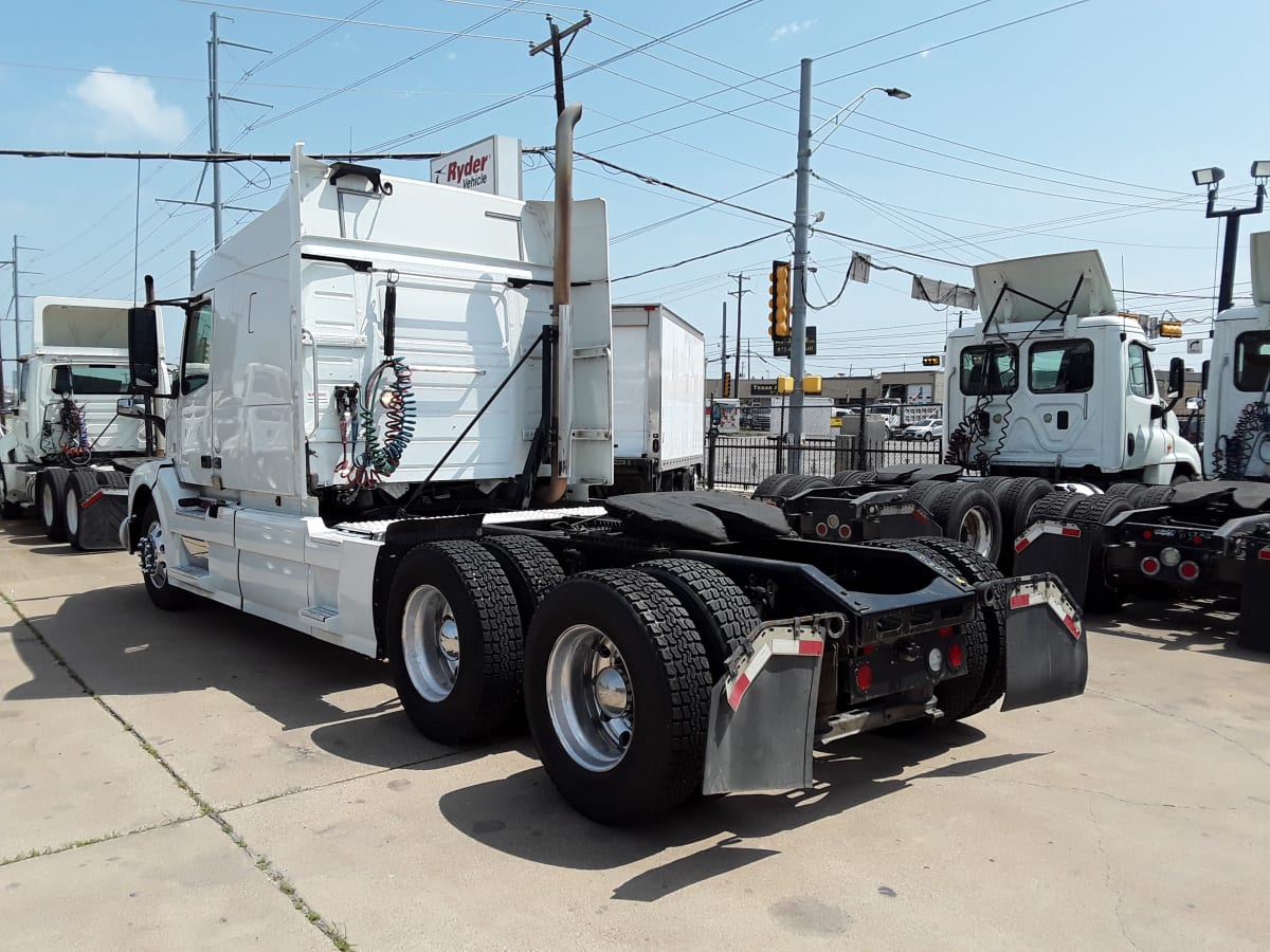 2017 Volvo VNL64TRACTOR 665764