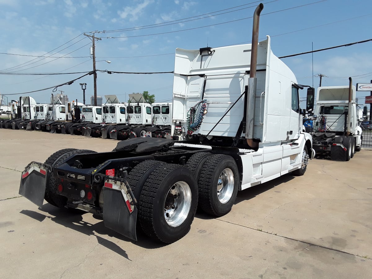 2017 Volvo VNL64TRACTOR 665764