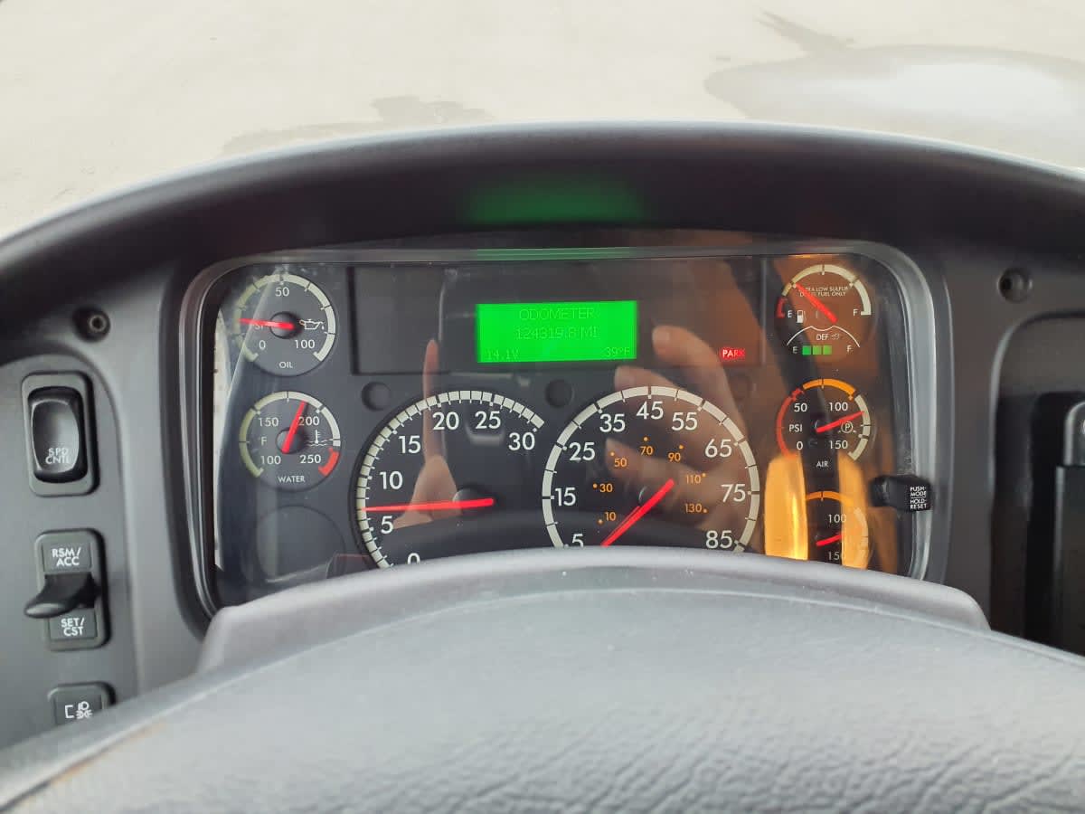 2017 Freightliner M2 106 - image 14