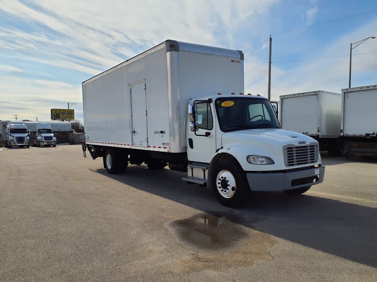 2017 Freightliner M2 106 - image 3