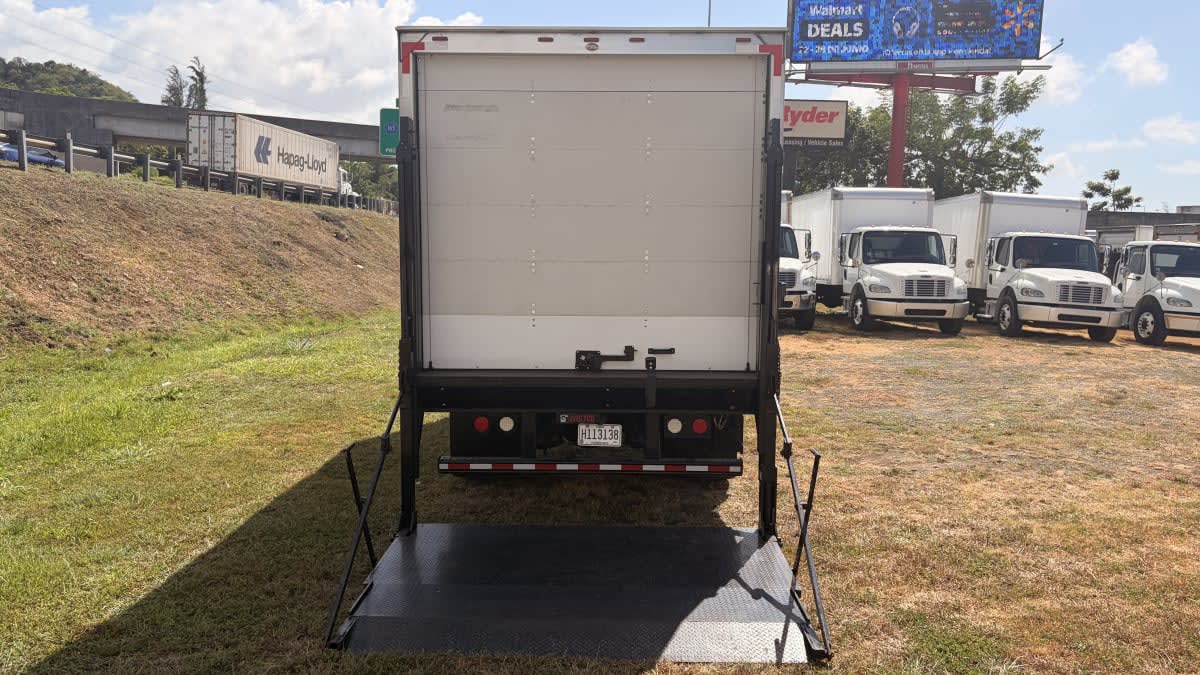 2017 Freightliner/Mercedes M2 106 665897