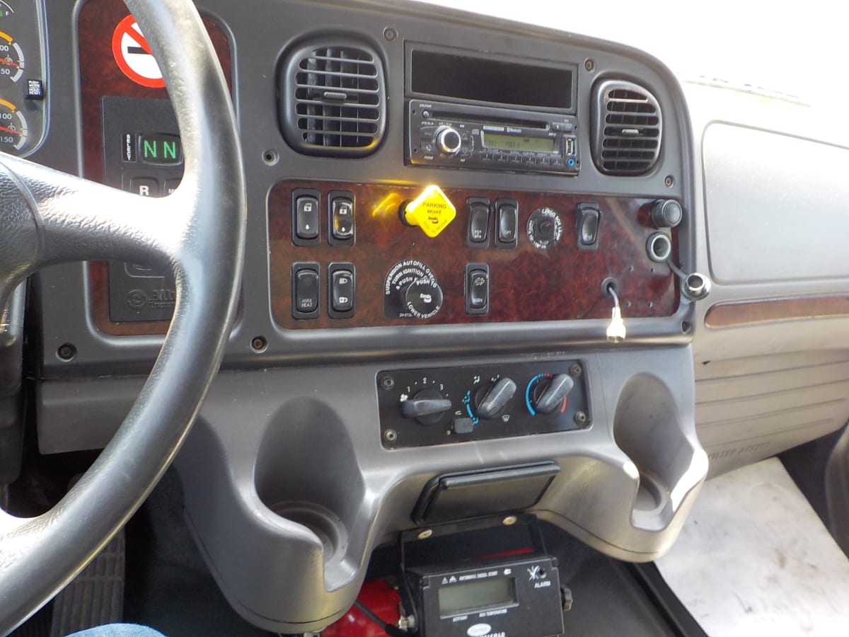 2017 Freightliner/Mercedes M2 106 665938