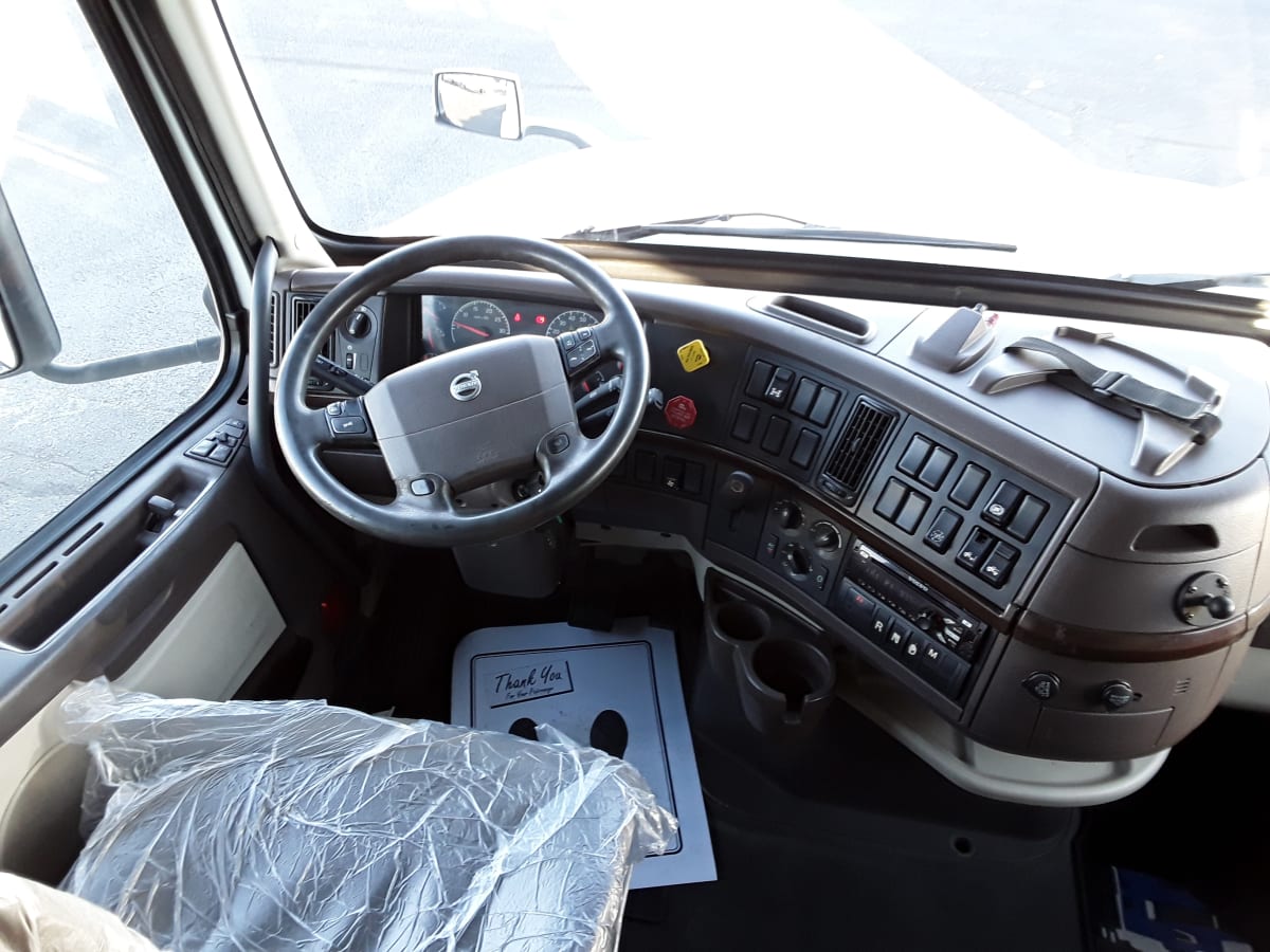 2017 Volvo VNL64TRACTOR 665951