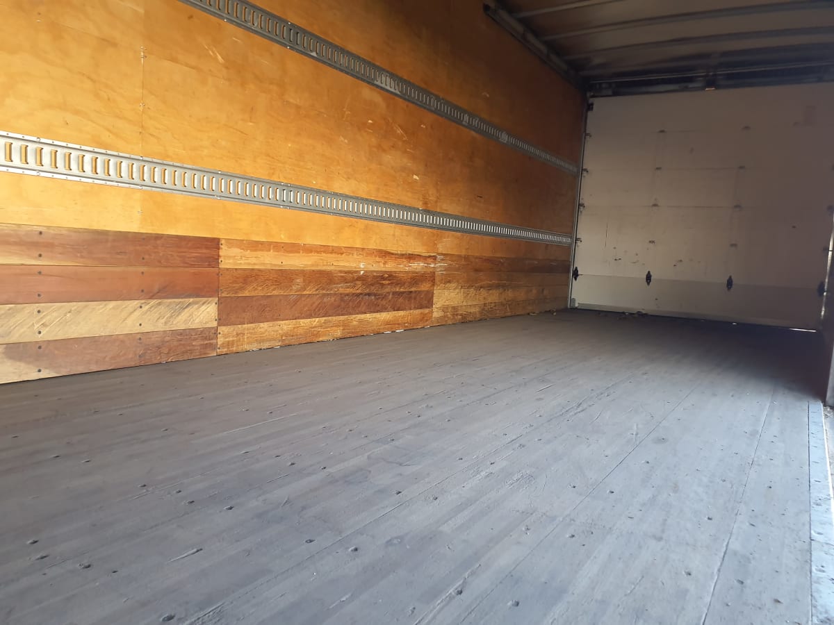 2017 Freightliner/Mercedes M2 106 665990