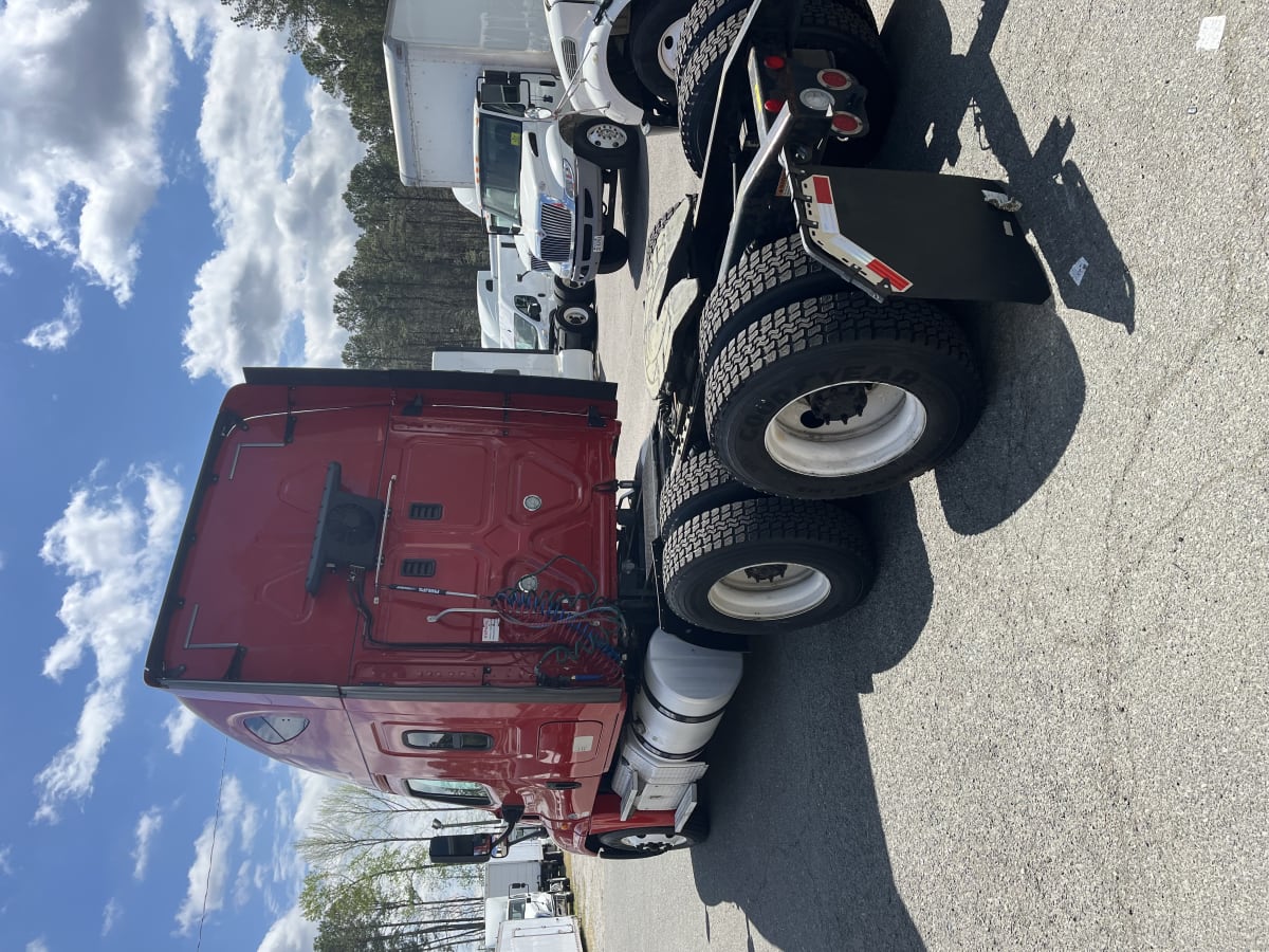 2017 Freightliner/Mercedes CASCADIA 125 666004