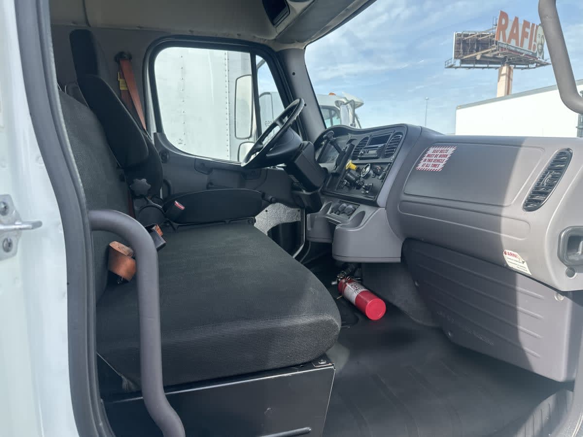 2017 Freightliner/Mercedes M2 106 666242