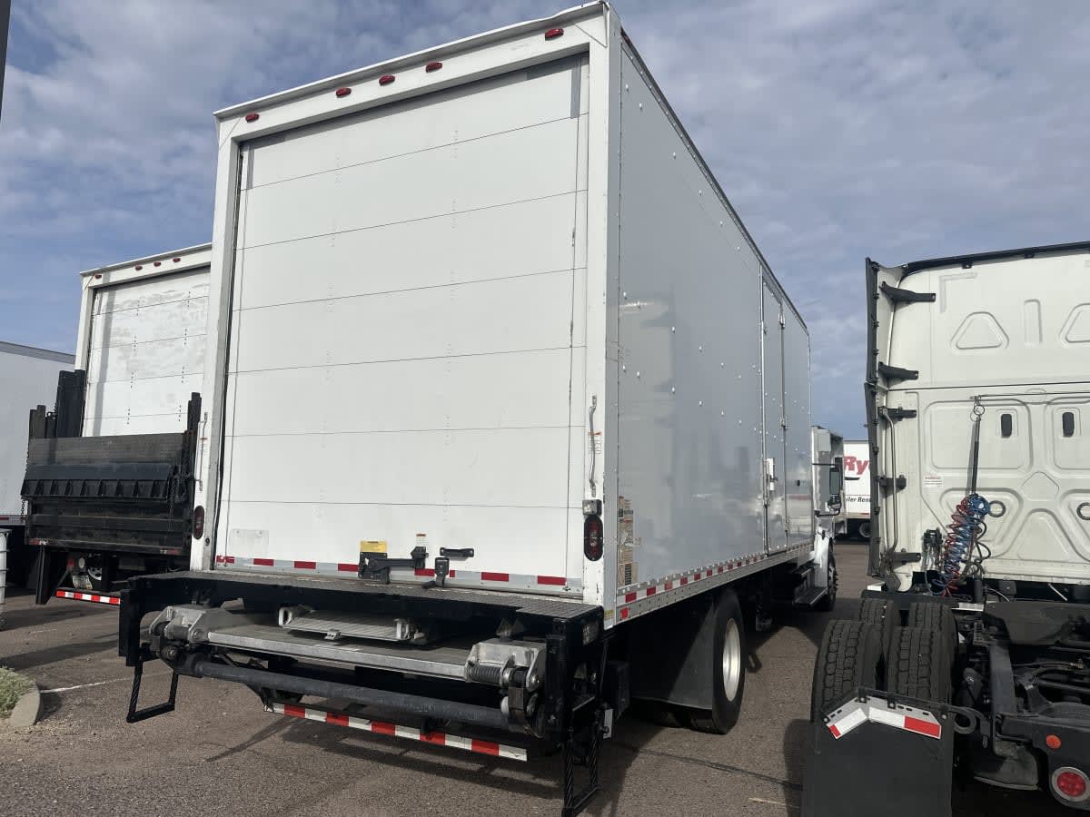 2017 Freightliner/Mercedes M2 106 666242