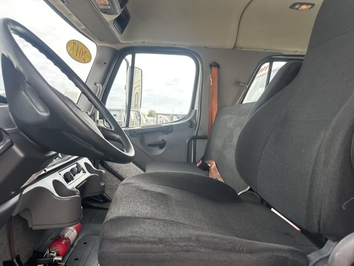 2017 Freightliner/Mercedes M2 106 666242