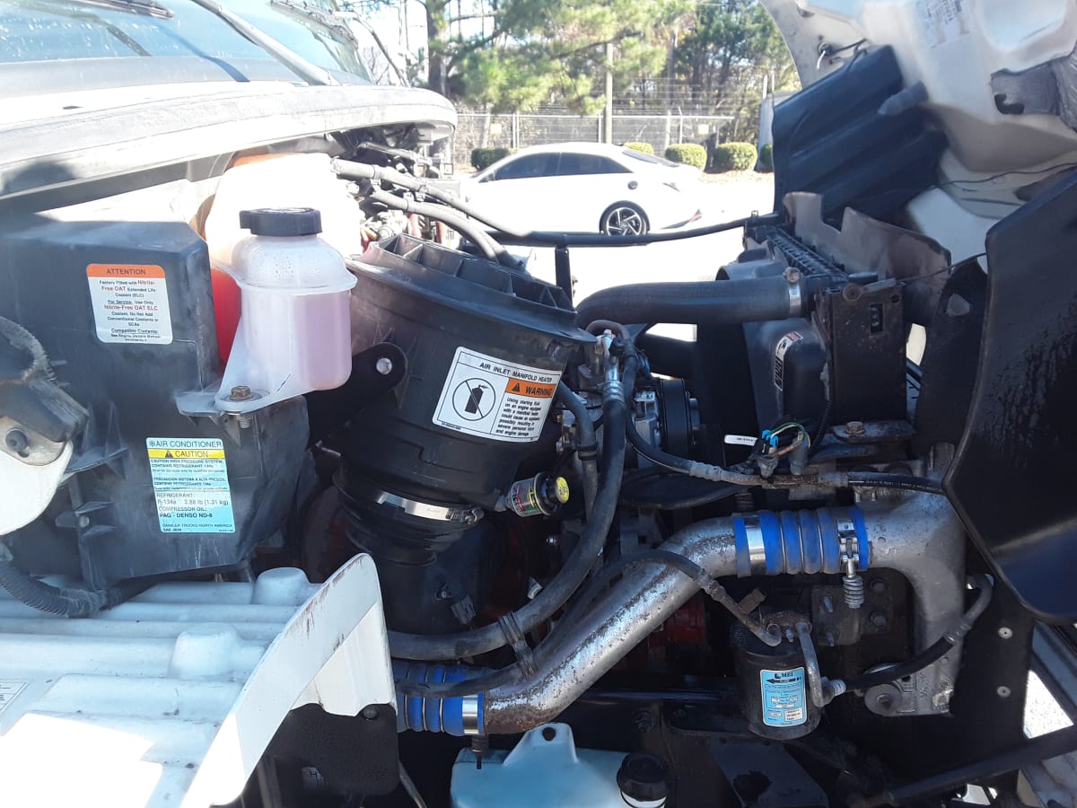 2017 Freightliner/Mercedes M2 106 666361