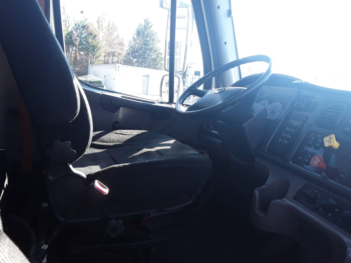 2017 Freightliner/Mercedes M2 106 666362