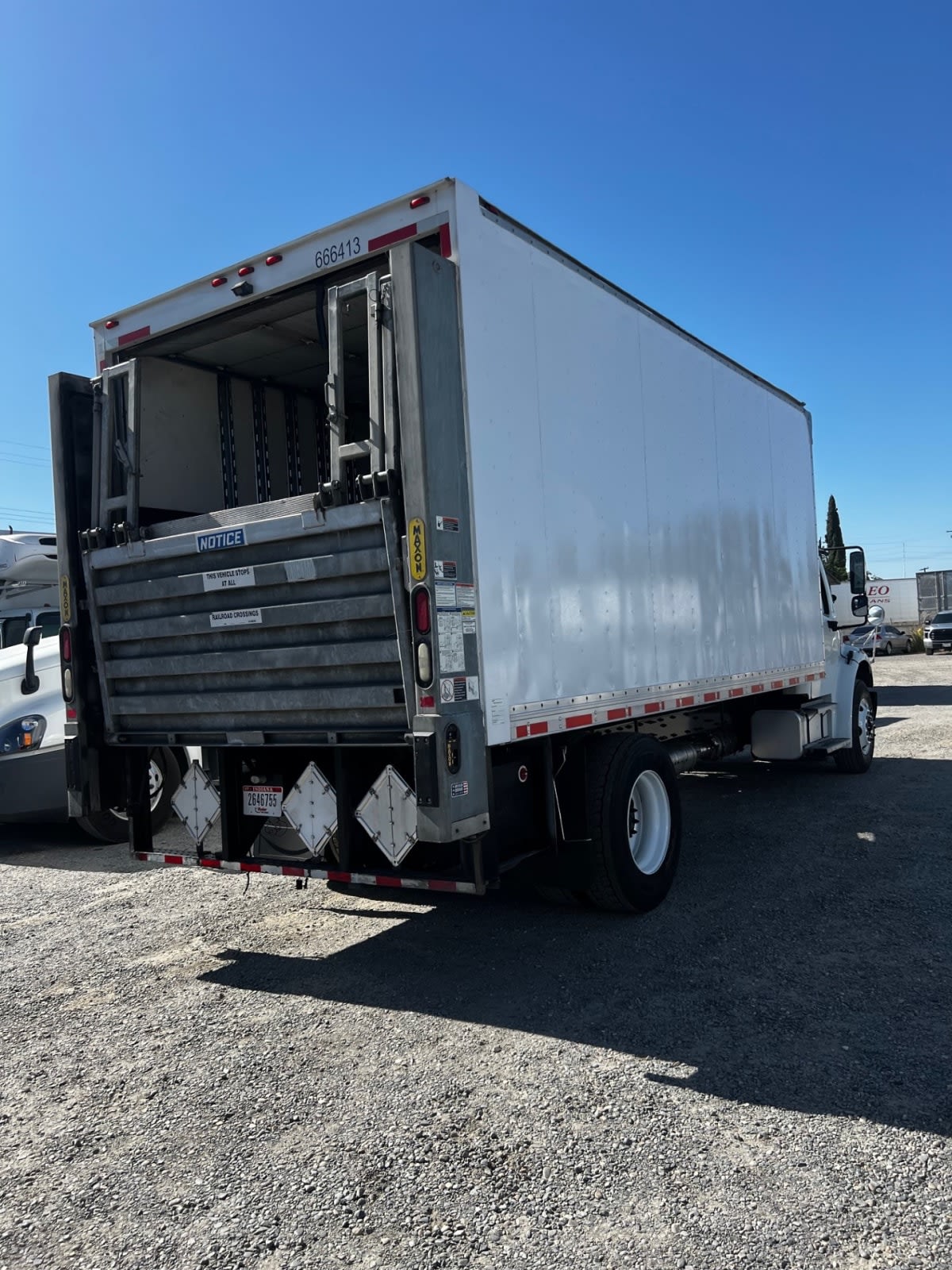 2017 Freightliner/Mercedes M2 106 666413