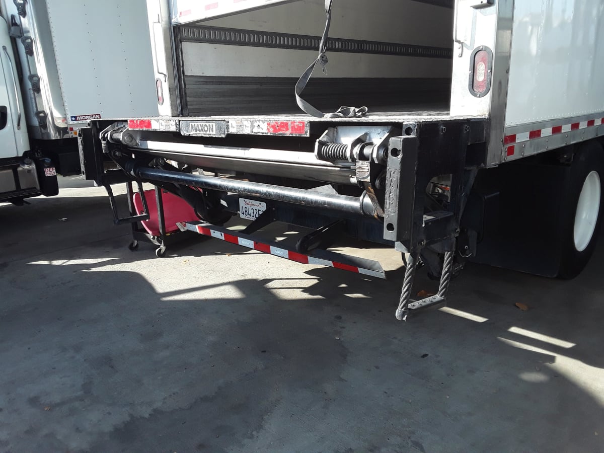 2017 Freightliner/Mercedes M2 106 666449