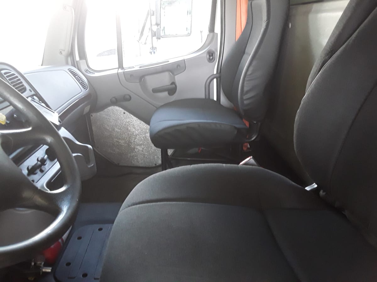 2017 Freightliner/Mercedes M2 106 666449