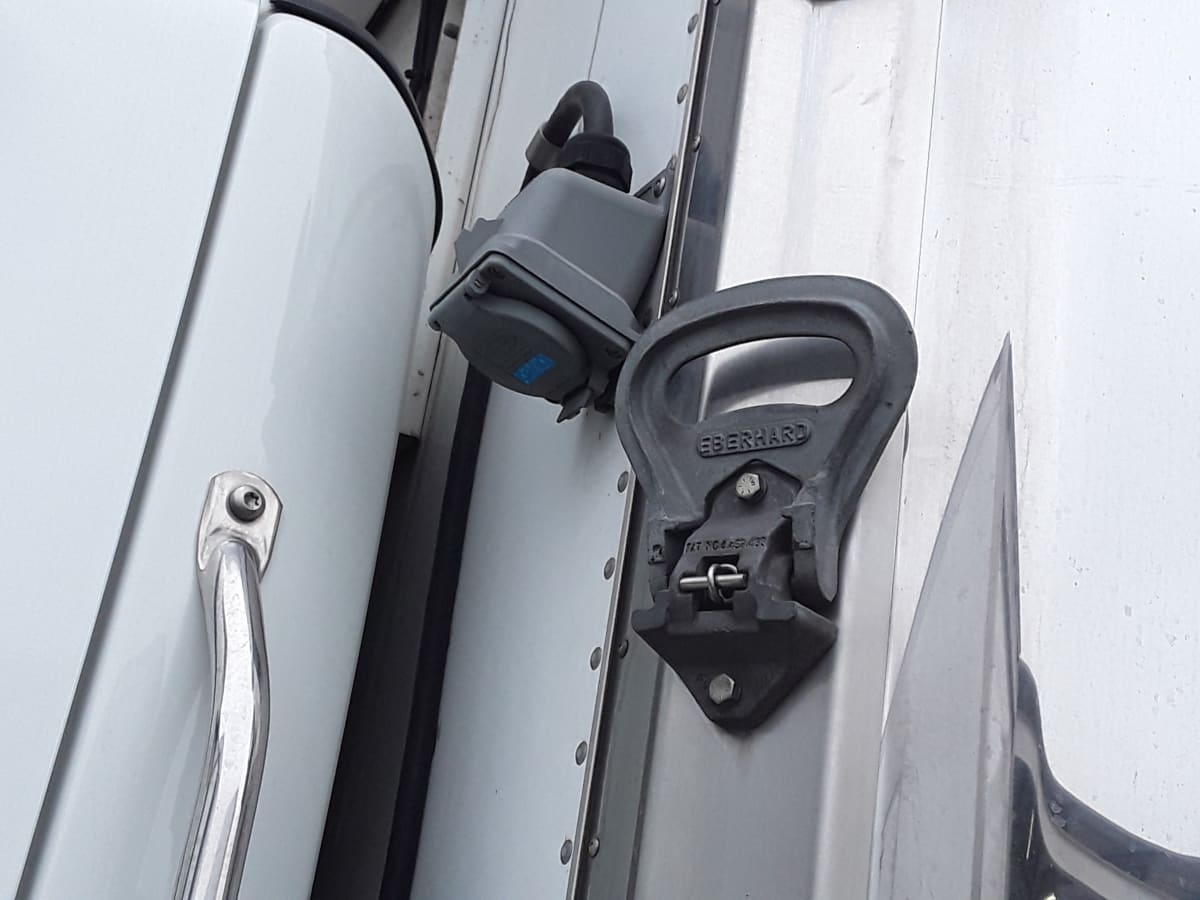 2017 Freightliner/Mercedes M2 106 666450