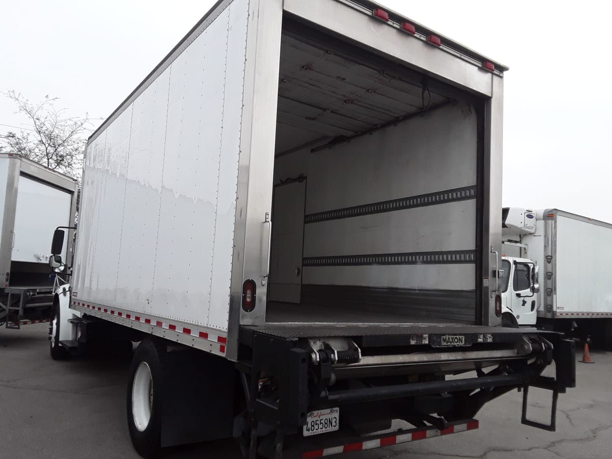 2017 Freightliner/Mercedes M2 106 666450