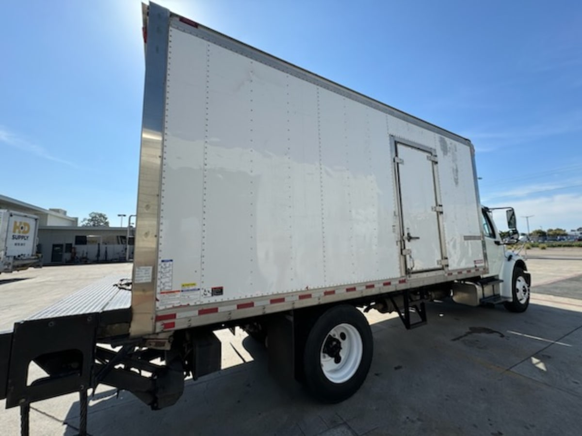 2017 Freightliner/Mercedes M2 106 666451