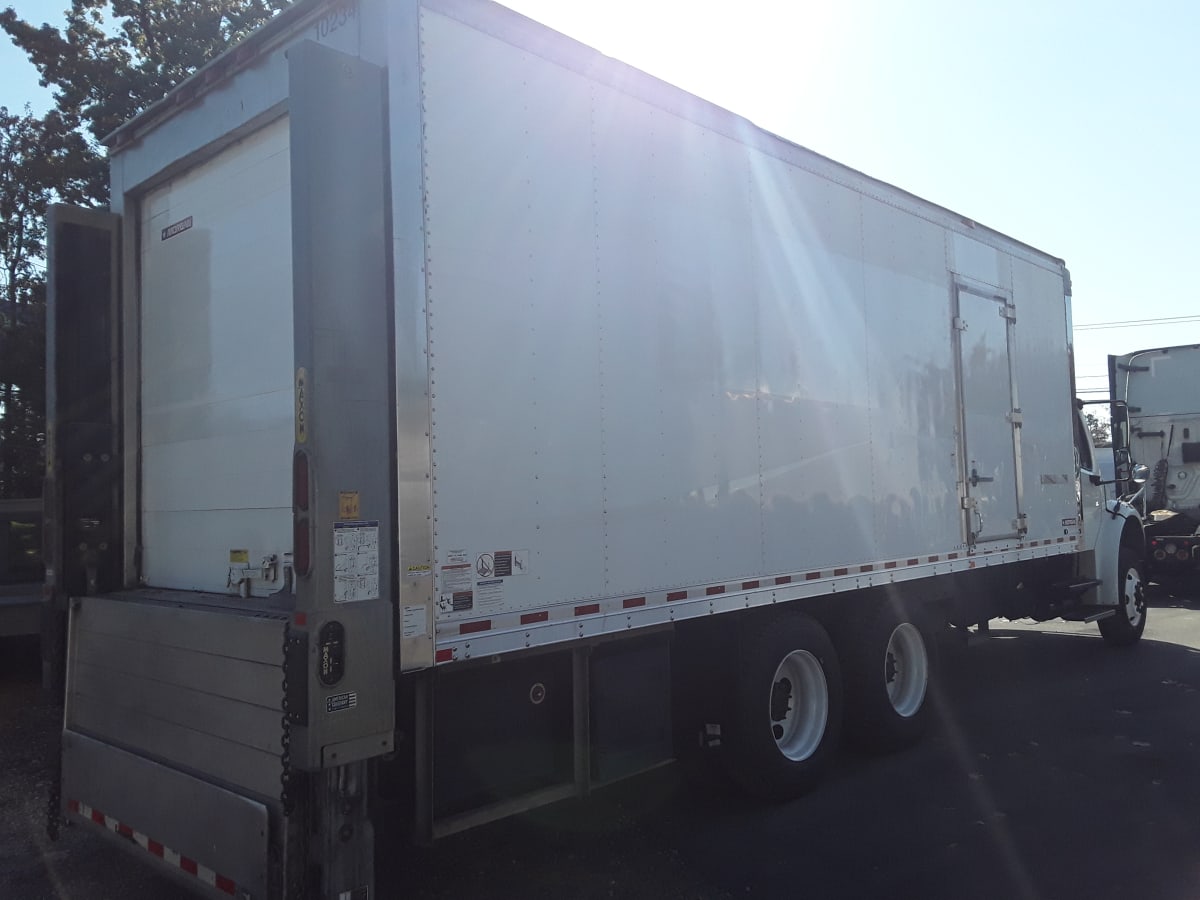 2017 Freightliner/Mercedes M2 106 666590