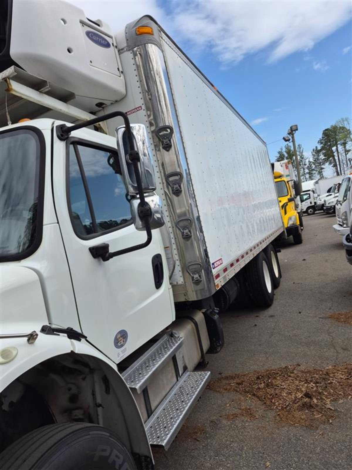 2017 Freightliner/Mercedes M2 106 666593 2017 Freightliner/Mercedes M2 106 666593