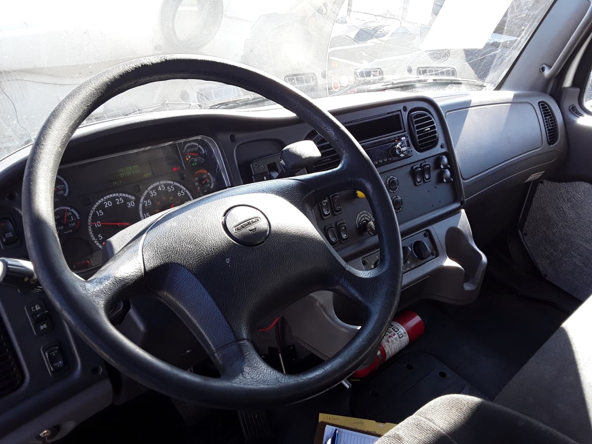 2017 Freightliner/Mercedes M2 106 666692