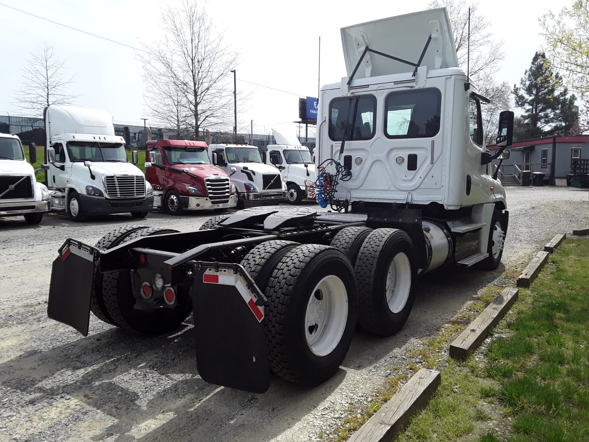 2017 Freightliner/Mercedes CASCADIA 125 666902