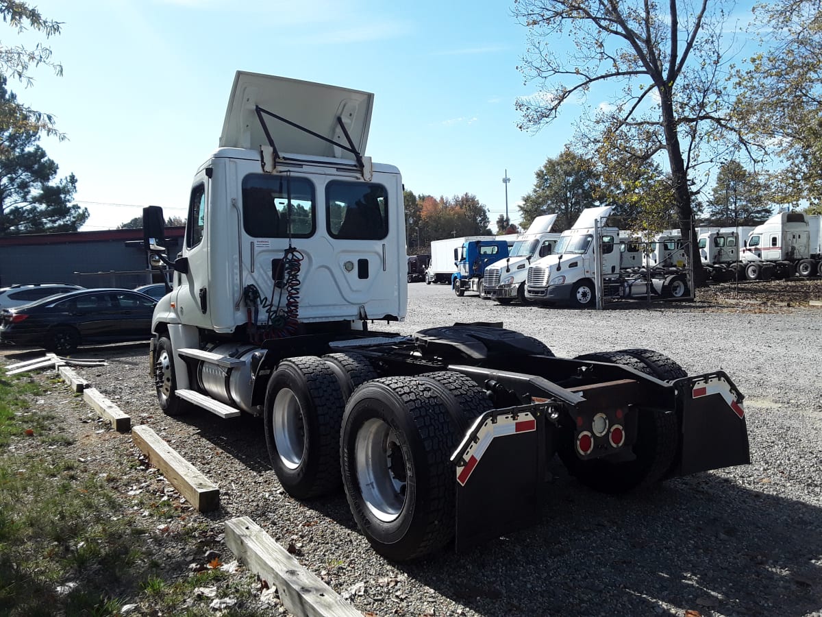 2017 Freightliner/Mercedes CASCADIA 125 666925