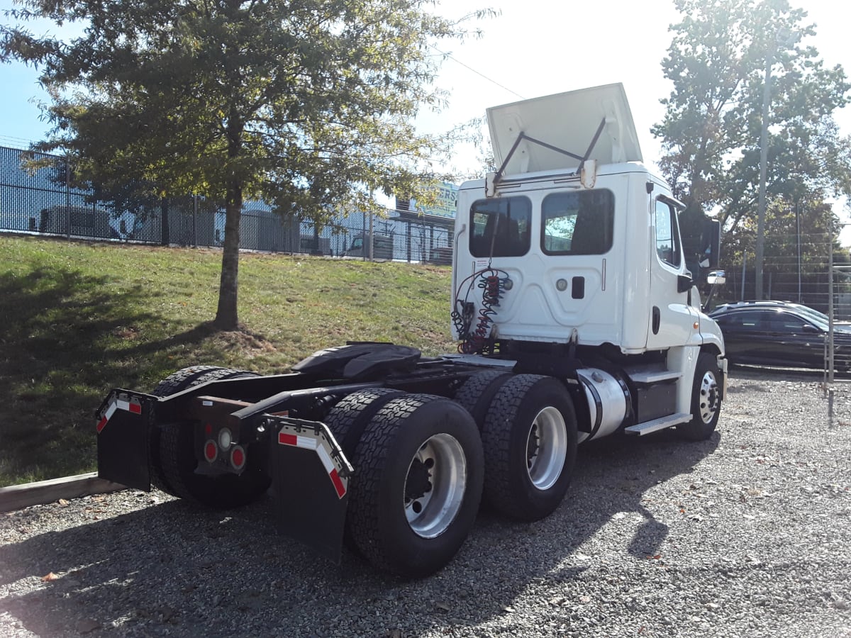 2017 Freightliner/Mercedes CASCADIA 125 666925