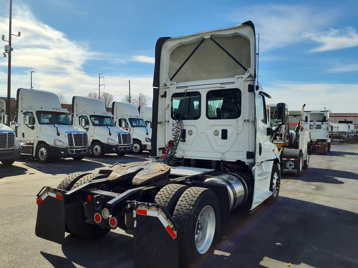 2017 Freightliner/Mercedes CASCADIA 113 666981