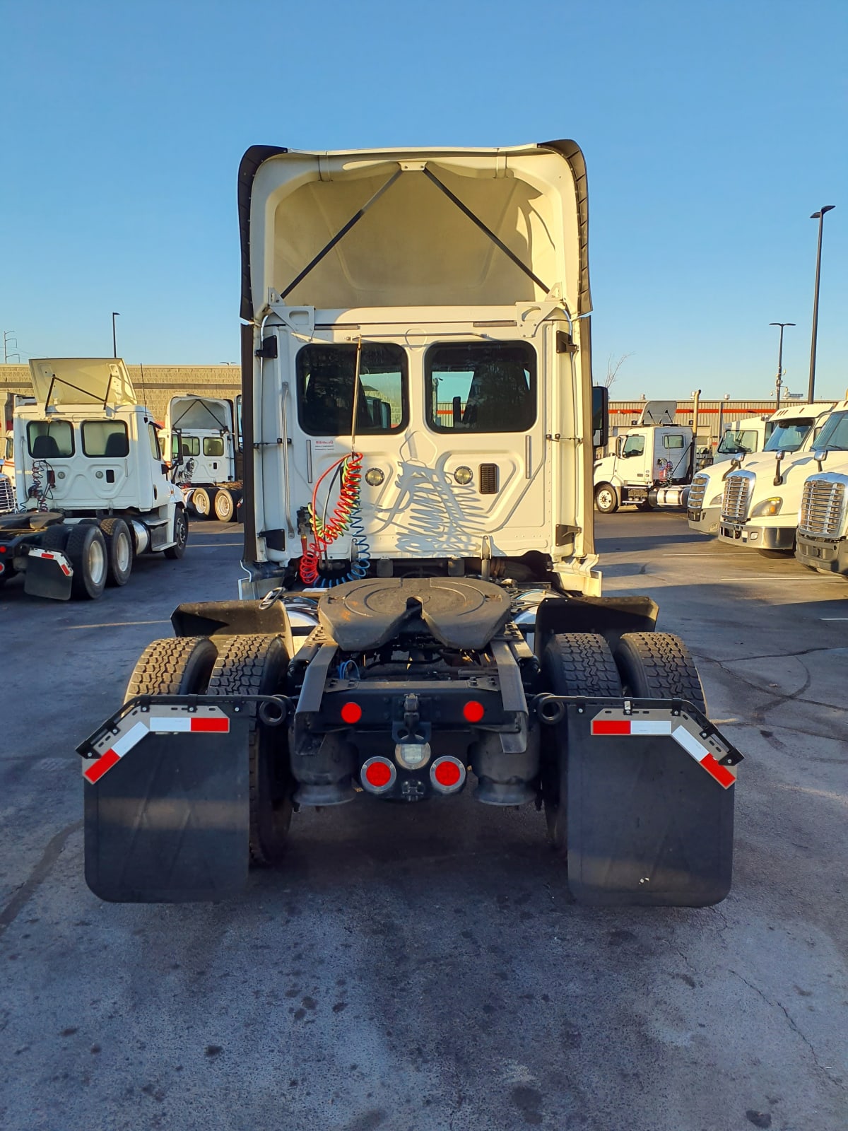 2017 Freightliner/Mercedes CASCADIA 113 666982