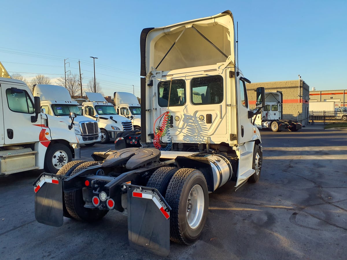 2017 Freightliner/Mercedes CASCADIA 113 666982