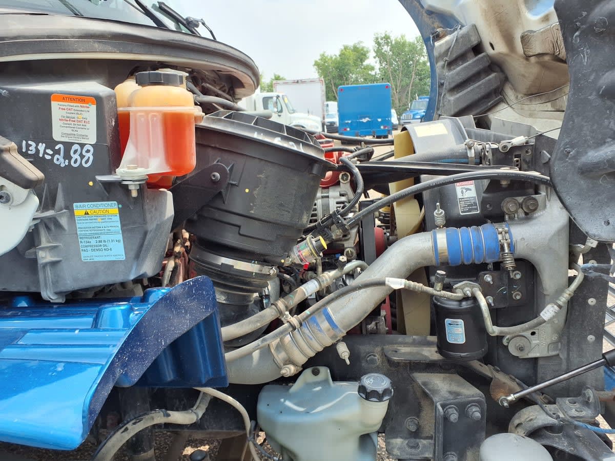 2017 Freightliner M2 106 667076