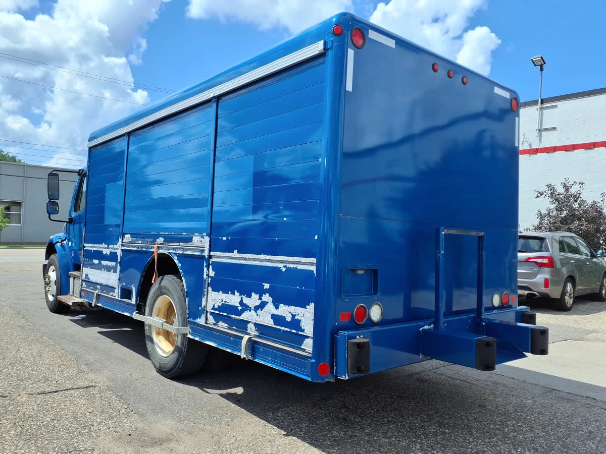 2017 Freightliner M2 106 667077