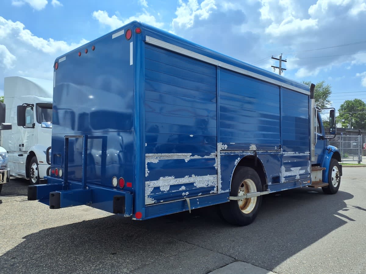 2017 Freightliner M2 106 667077