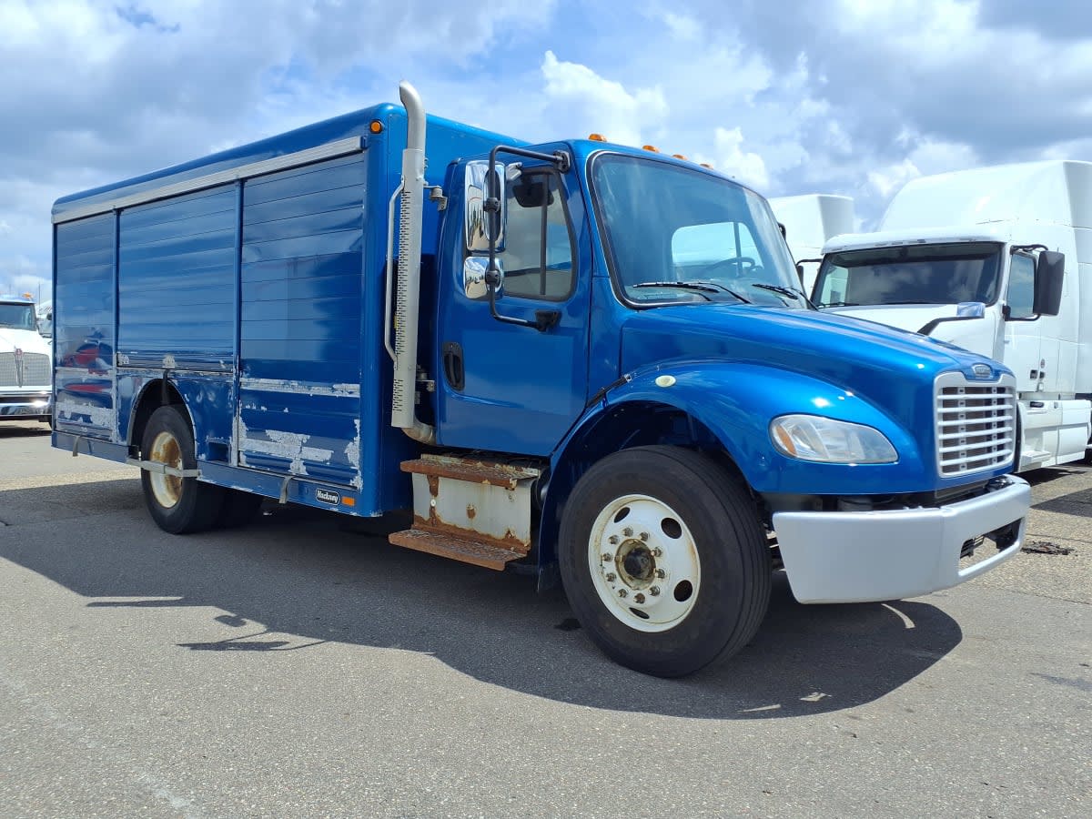 2017 Freightliner M2 106 667077