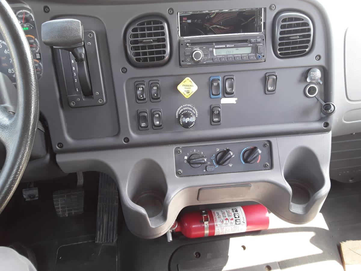 2017 Freightliner/Mercedes M2 106 667112