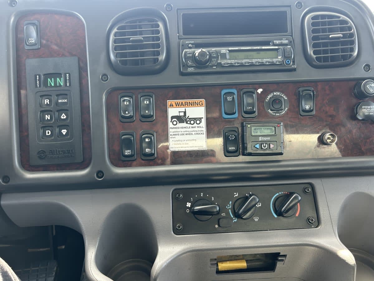 2017 Freightliner M2 106 667182