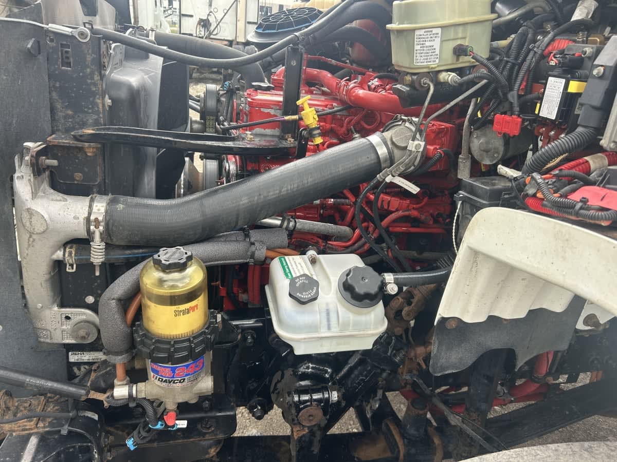 2017 Freightliner M2 106 667182
