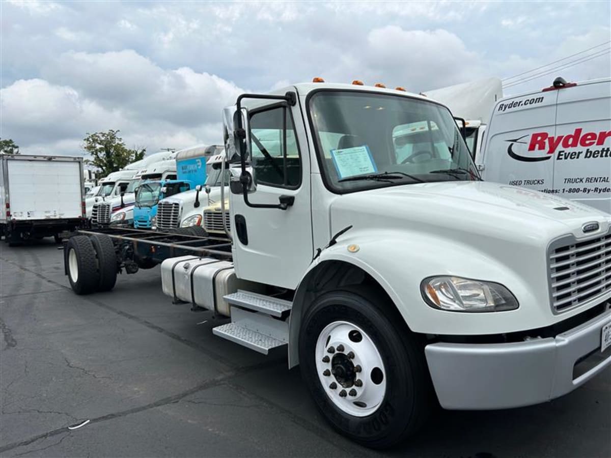 2017 Freightliner/Mercedes M2 106 667207