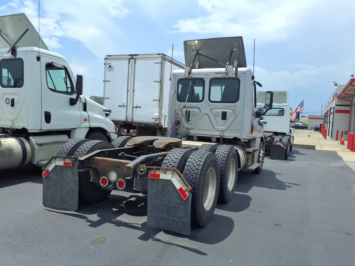 2017 Freightliner - image 6