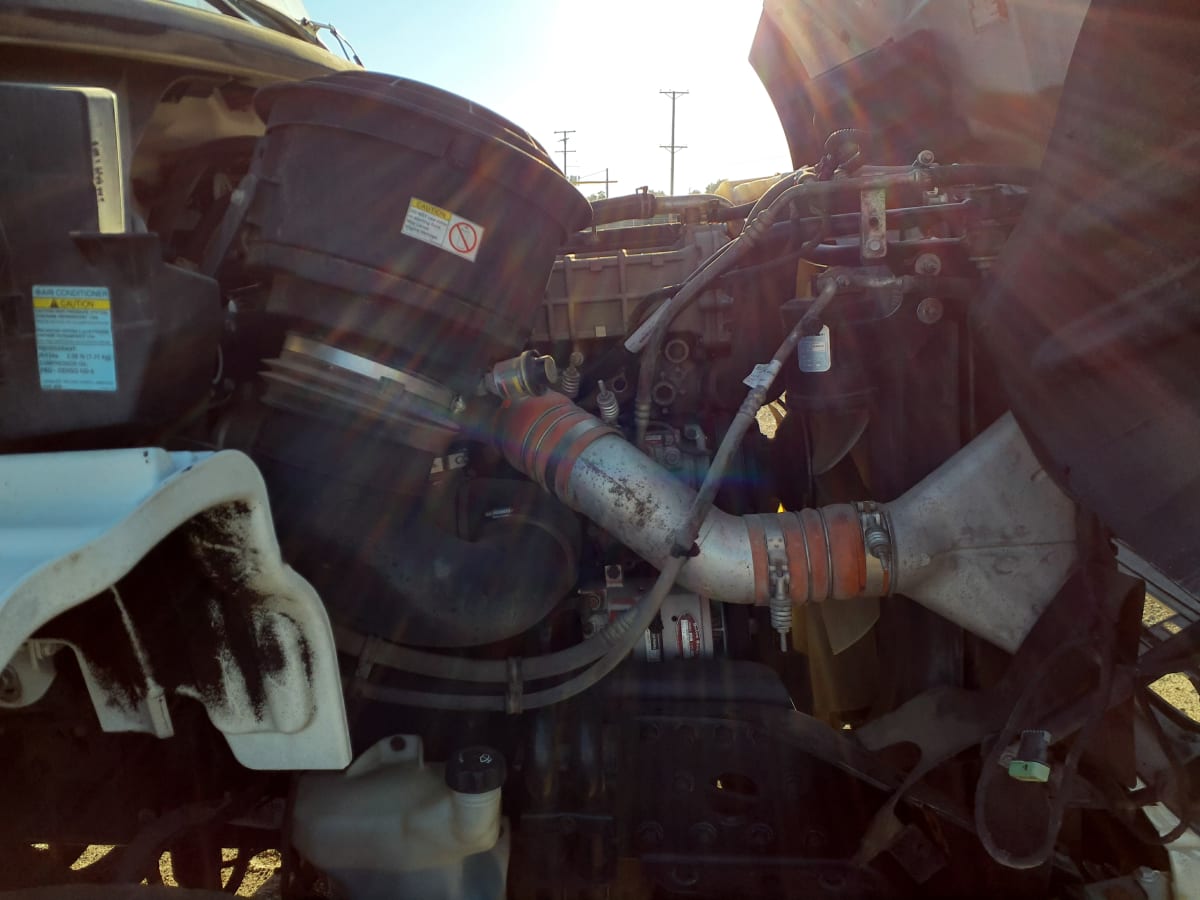 2017 Freightliner/Mercedes M2-112 667438