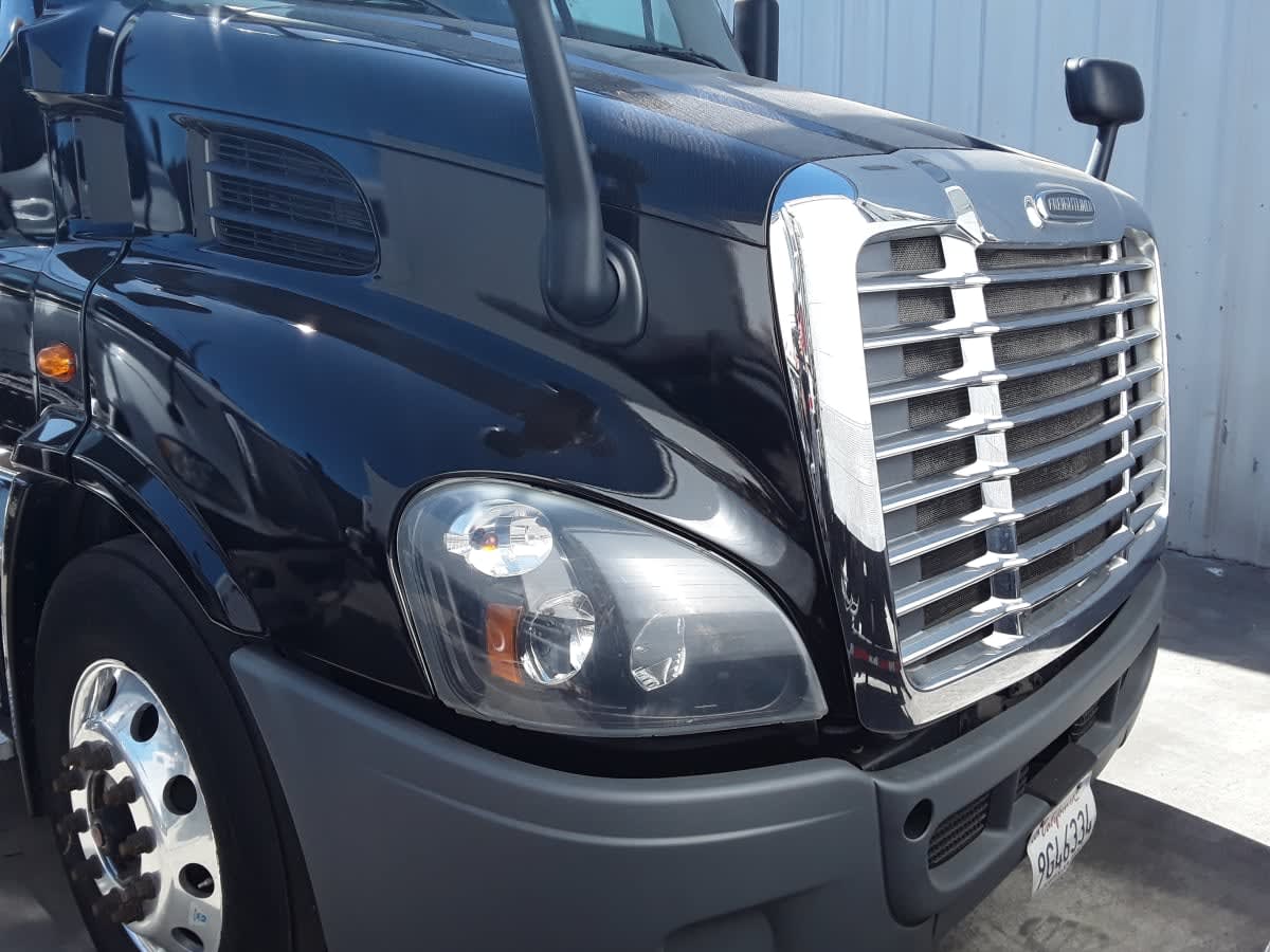 2017 Freightliner - image 11