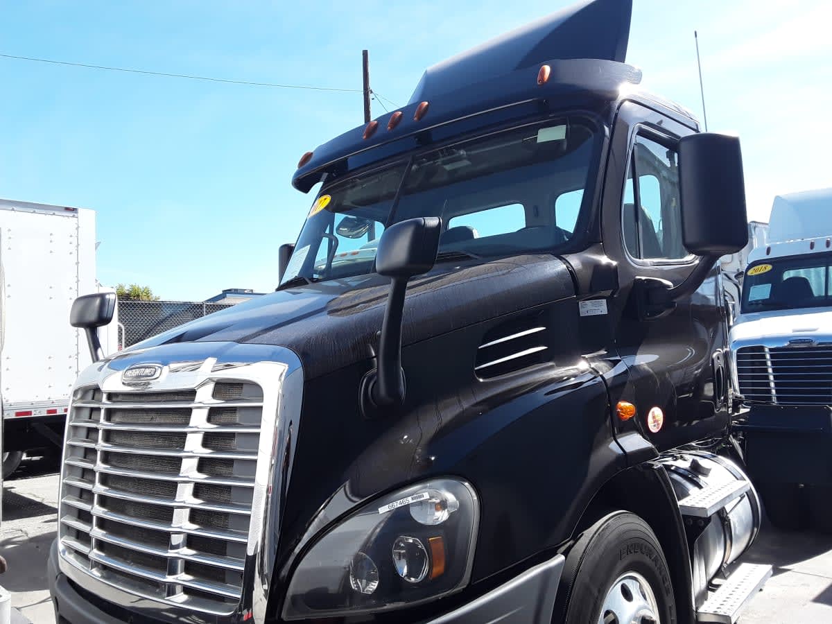 2017 Freightliner - image 2
