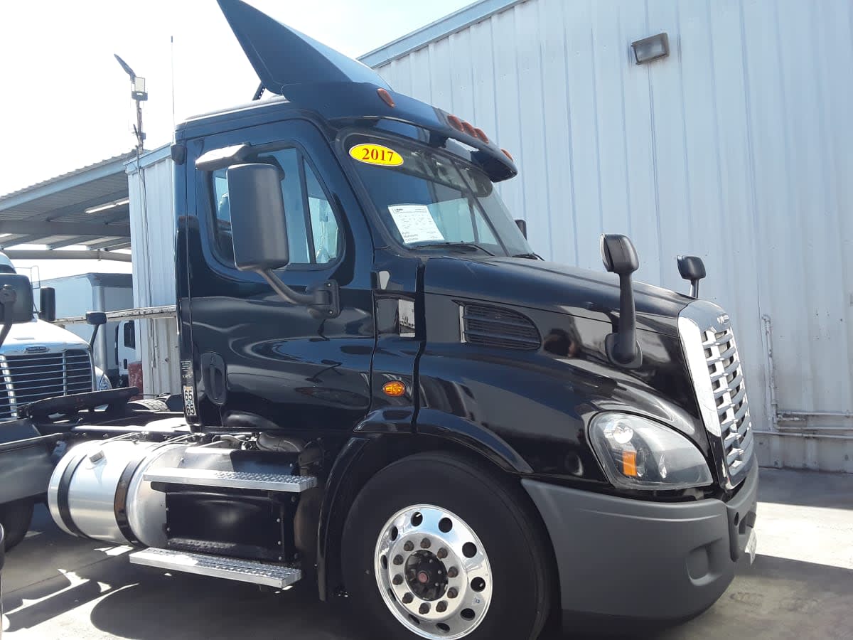 2017 Freightliner - image 3