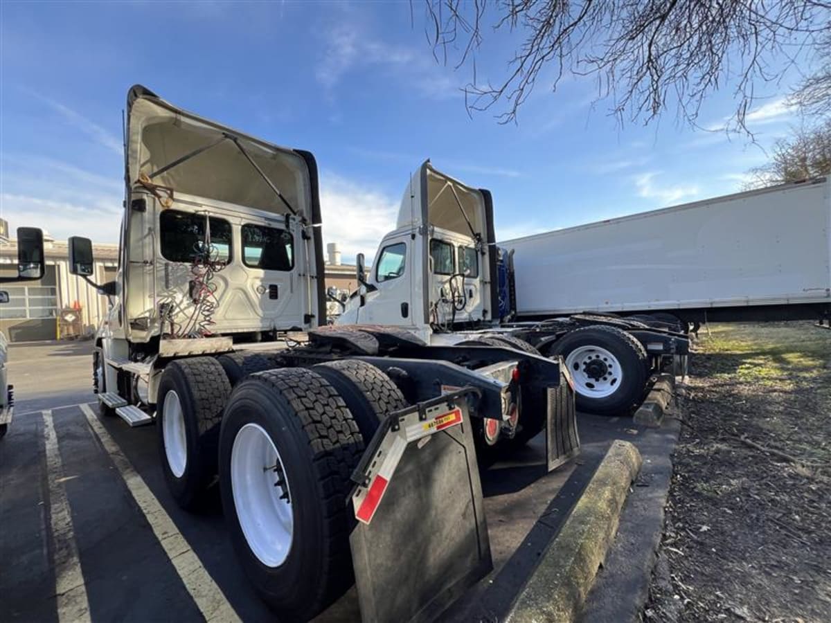 2017 Freightliner/Mercedes CASCADIA 125 667586