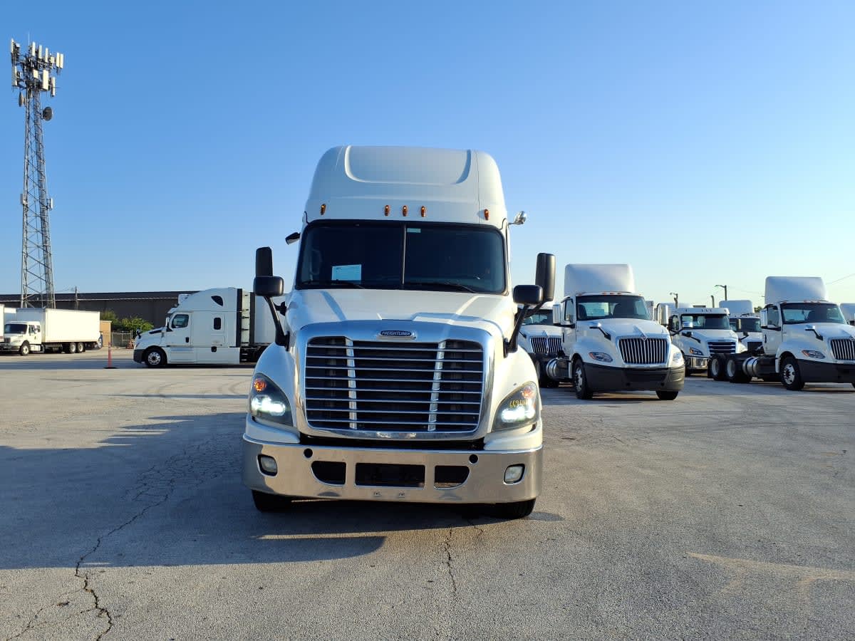 2017 Freightliner - image 2