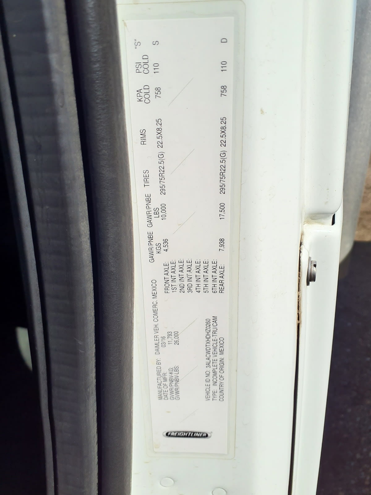 2017 Freightliner M2 106 - image 15