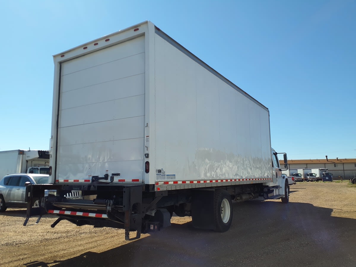 2017 Freightliner M2 106 - image 4