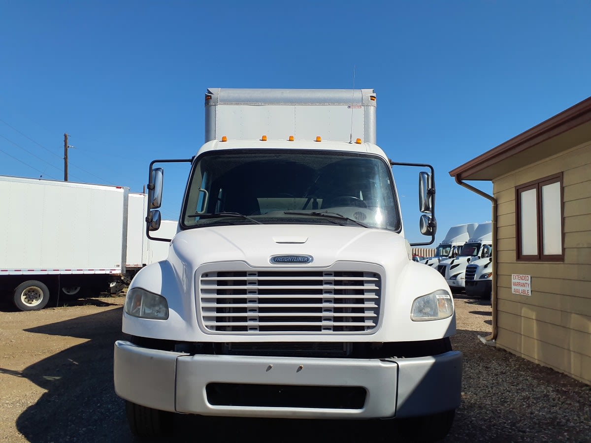 2017 Freightliner M2 106 - image 2